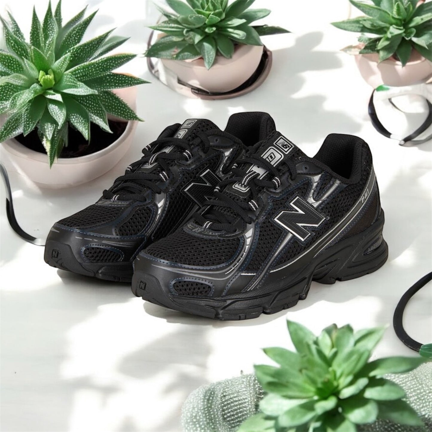 New balance 740 black