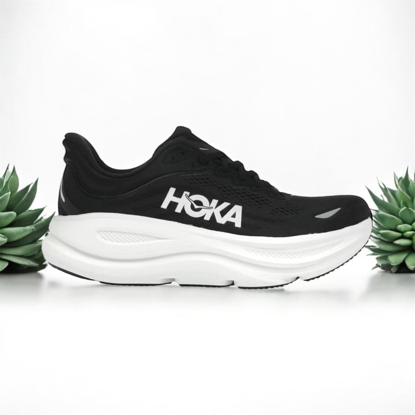 Hoka black/white